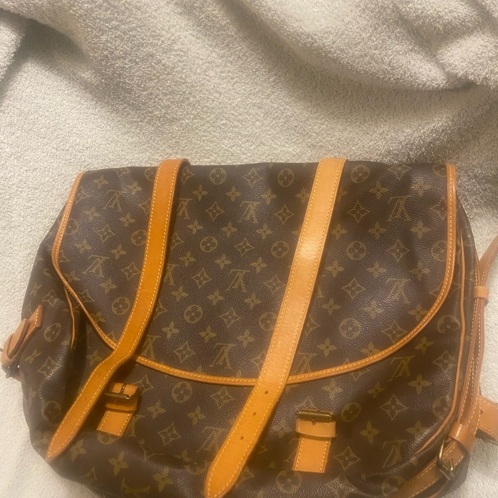 Auth Louis Vuitton Saumur 43 Shoulder Bag Crossbody Monogram - Picture 2 of 9